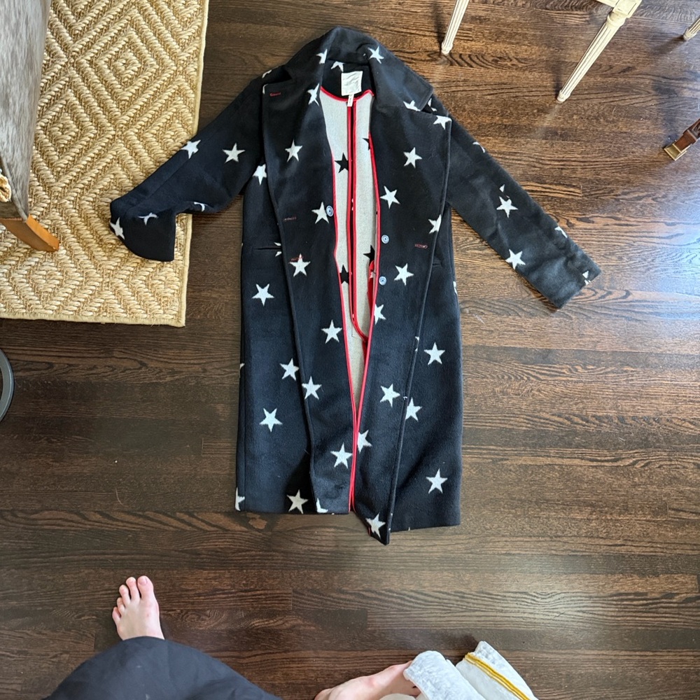 Avec Les Filles Black Coat with White Star Pattern and Red Detail - Picture 2 of 6